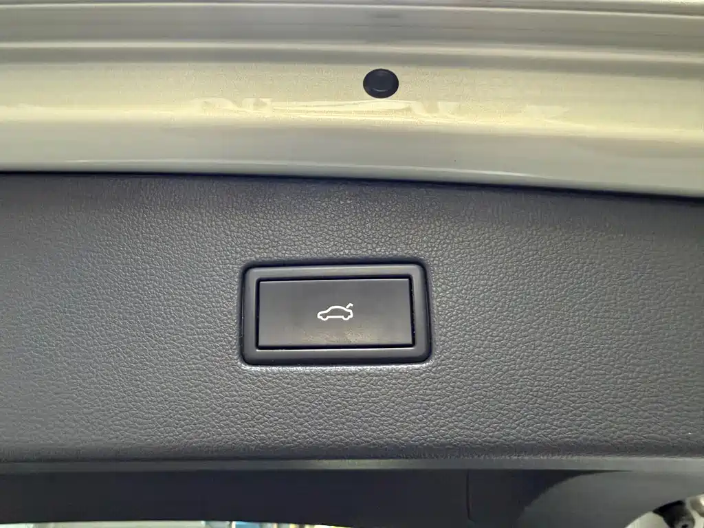 Tiguan L 2022 330TSI automatic two-wheel drive R-Line flagship version купить на сайте DeffCars