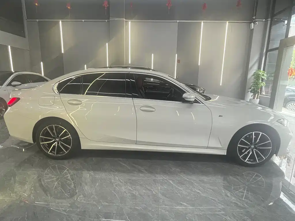BMW 3 Series 2023 320Li M Sports Package купить на сайте DeffCars
