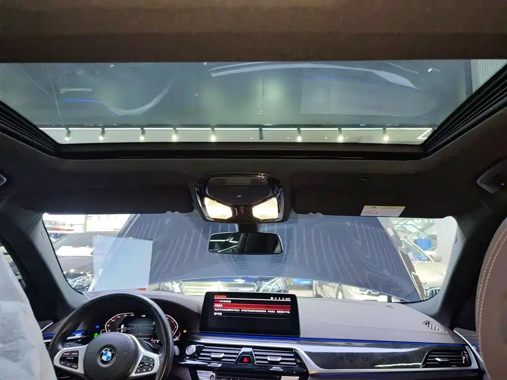 BMW 5 Series 2021 525Li M Sports Package купить на сайте DeffCars