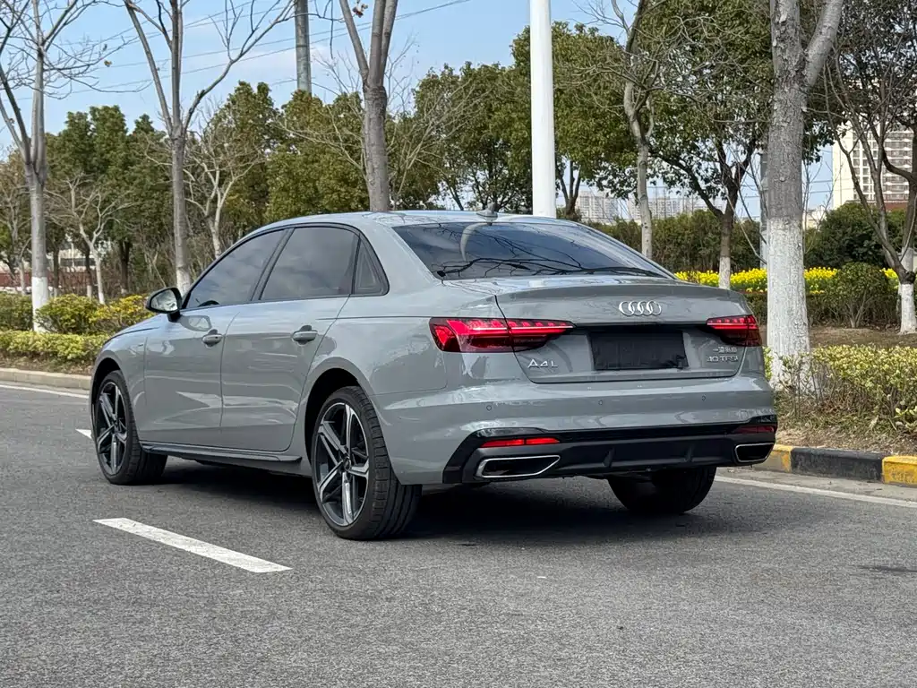Audi A4L 2025 model 2 million Yuexiang version 40 TFSI luxury and dynamic model купить на сайте DeffCars