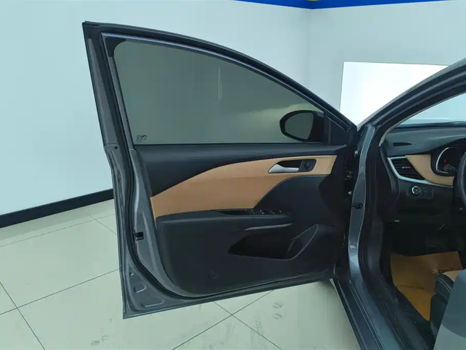 Cruze 2022 320 Automatic Sunroof Edition купить на сайте DeffCars