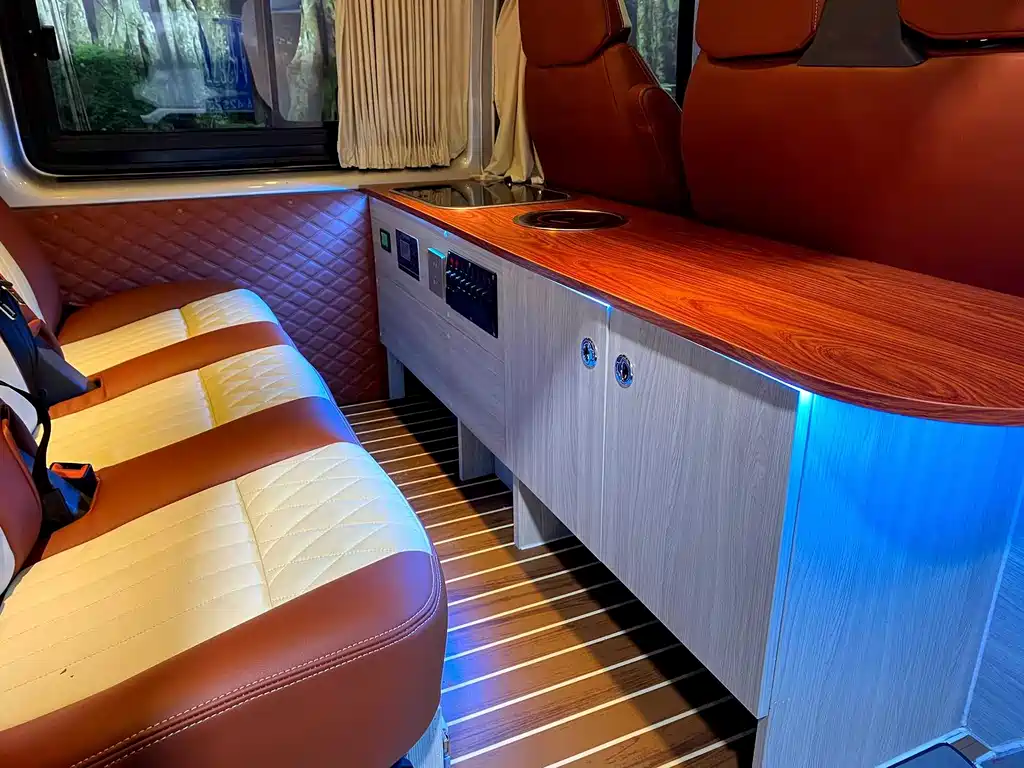 New generation Transit 2016 2.2T short-axle 6-seater mid-low roof multi-purpose vehicle купить на сайте DeffCars
