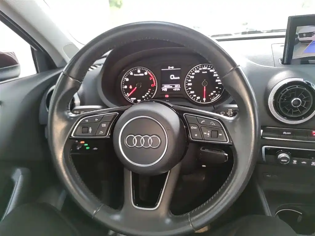 Audi A3 2018 30th Anniversary Model Limousine 35 TFSI Fashion Model купить на сайте DeffCars