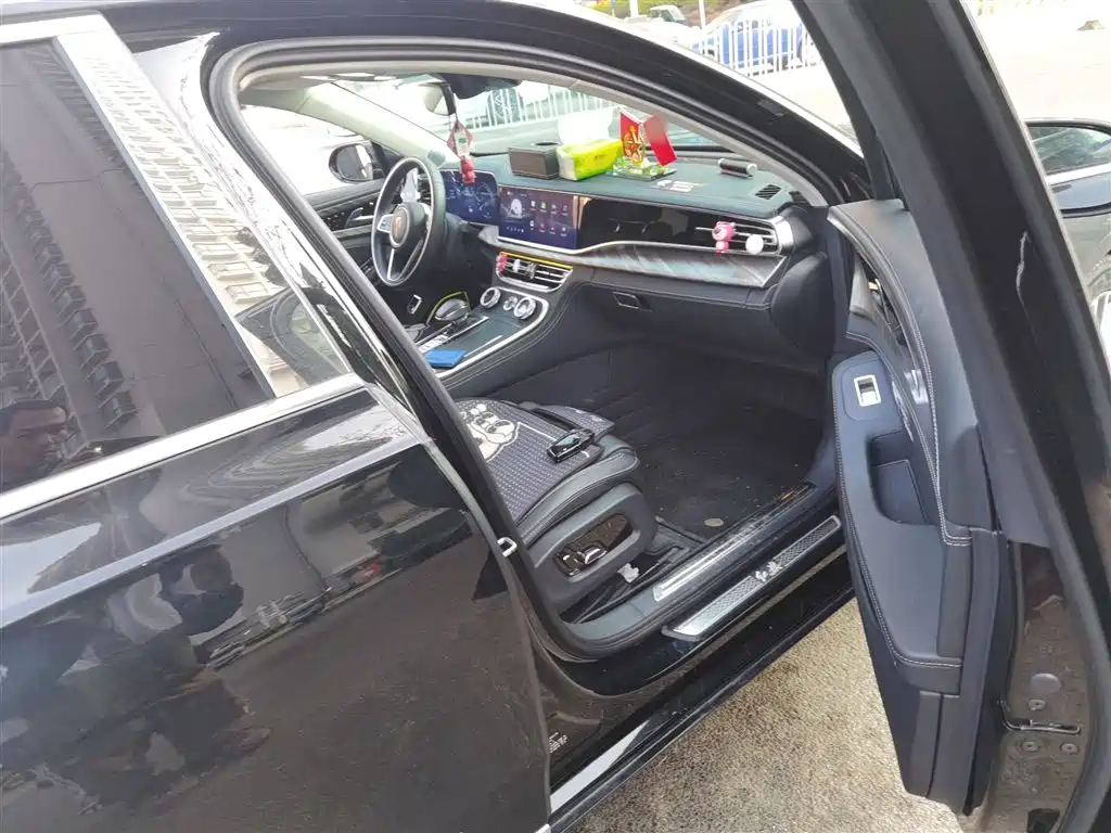 Hongqi H9 2022 2.0T Zhilian Qiyue Edition купить на сайте DeffCars