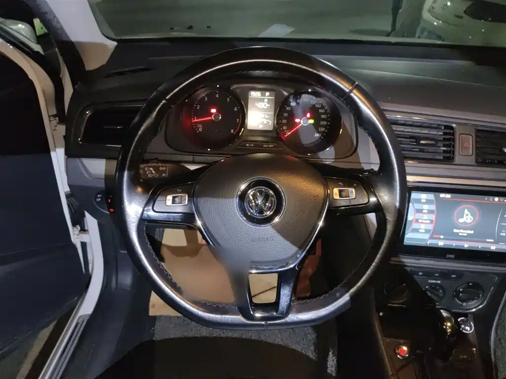 Lavida 2017 1.6L automatic comfort version купить на сайте DeffCars