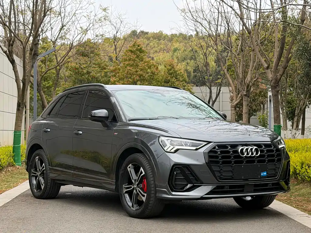 Audi Q3 2020 40 TFSI Fashionable and Dynamic купить на сайте DeffCars