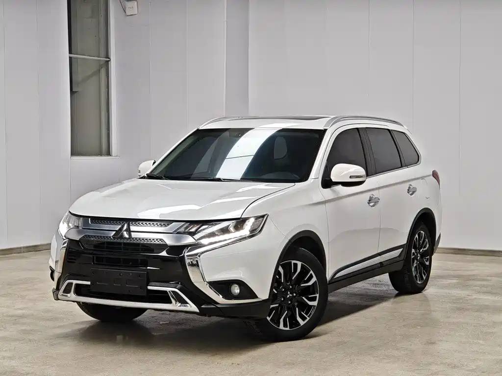 Outlander 2020 2.4L four-wheel drive exclusive version, 5 seats купить на сайте DeffCars