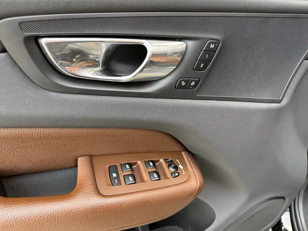 Volvo XC60 2019 T5 Four-wheel Drive Smart Edition National VI купить на сайте DeffCars