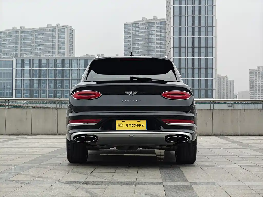 Bentayga 2023 4.0T V8 long wheelbase version купить на сайте DeffCars
