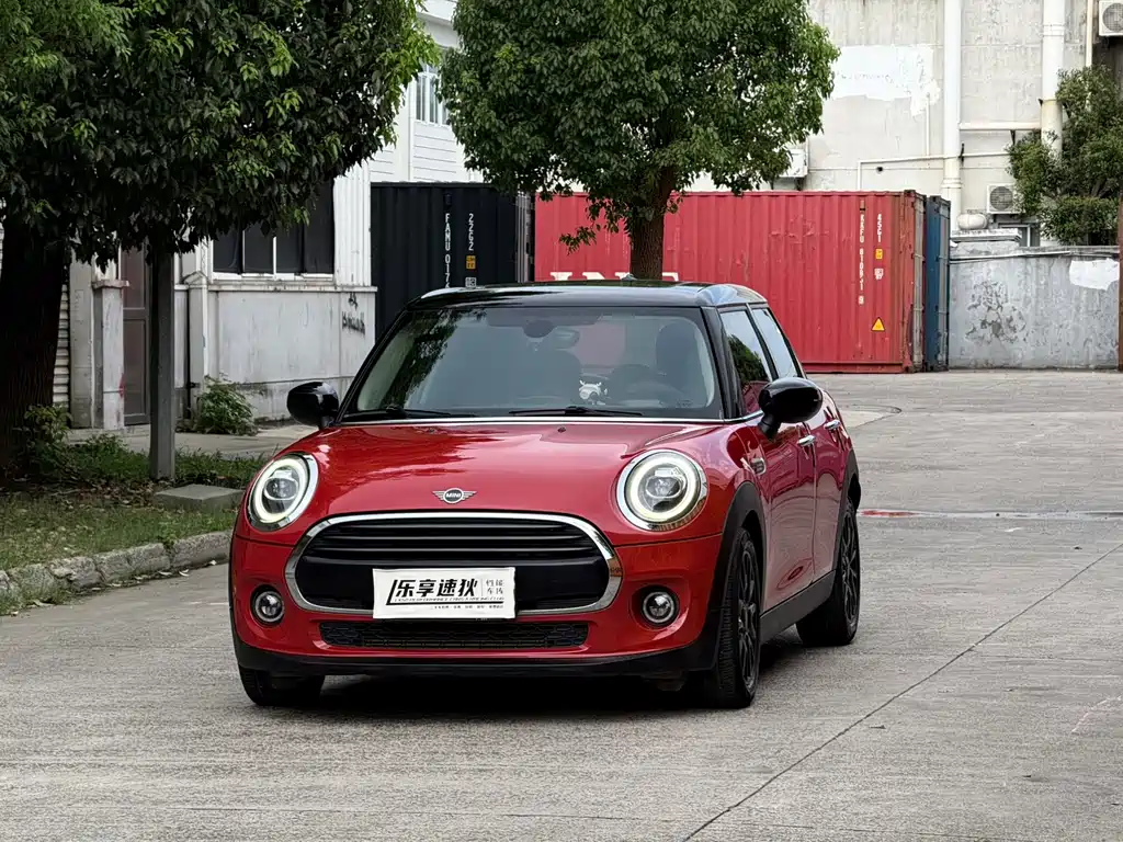 Mini 2020 1.5T Cooper Classic Pie Five Door Edition купить на сайте DeffCars