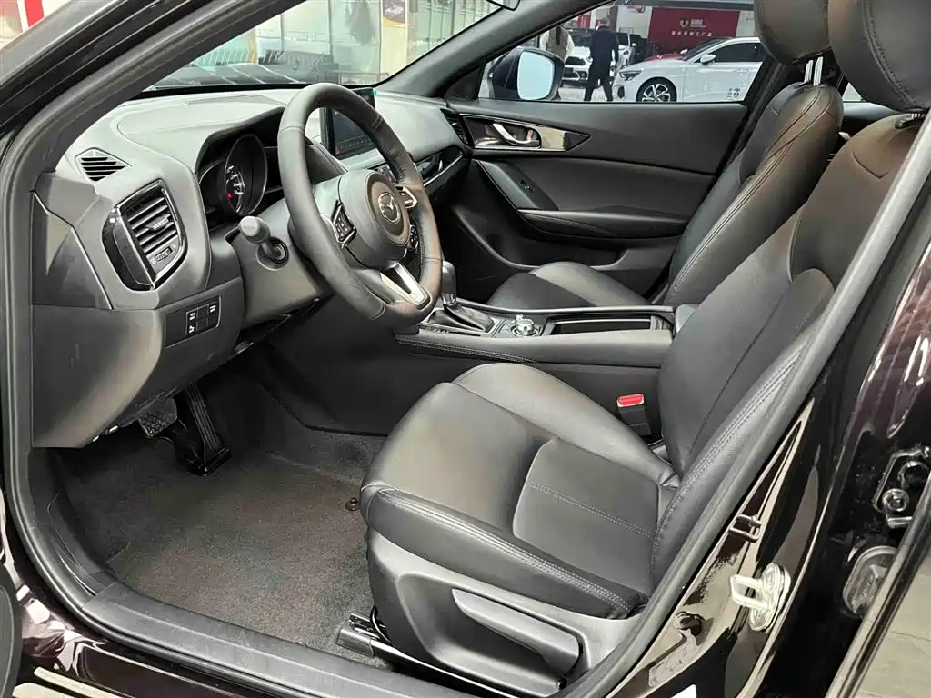 Mazda CX-4 2021 2.0L automatic two-wheel drive Blue Sky Vitality Edition купить на сайте DeffCars