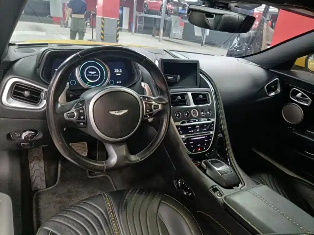 Aston Martin DB11 2019 4.0T V8 Coupe купить на сайте DeffCars