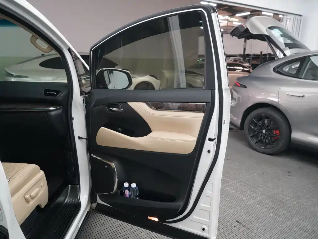 Wilfa 2021 Crown Dual Engine 2.5L HV Premium Edition купить на сайте DeffCars