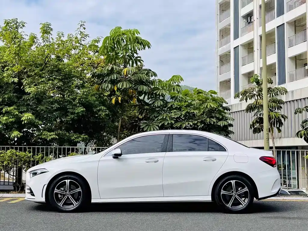 Mercedes-Benz A-Class 2023 A 200 L Fashion Model купить на сайте DeffCars