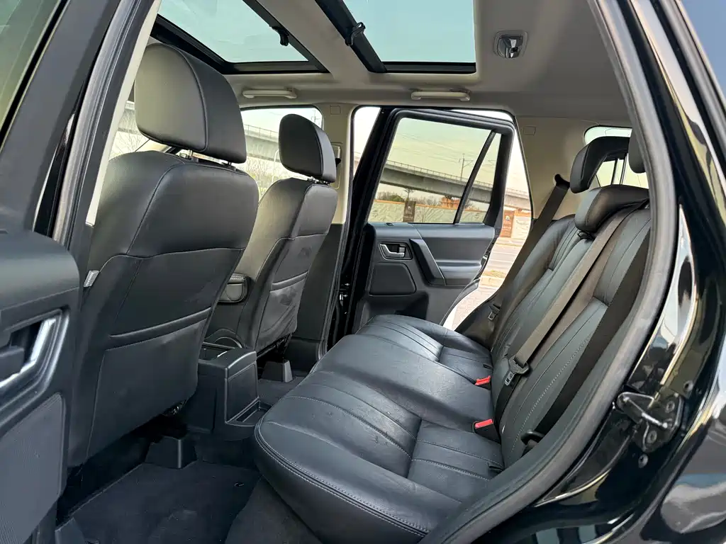 Freelander 2 2013 2.0T Si4 SE gasoline version купить на сайте DeffCars