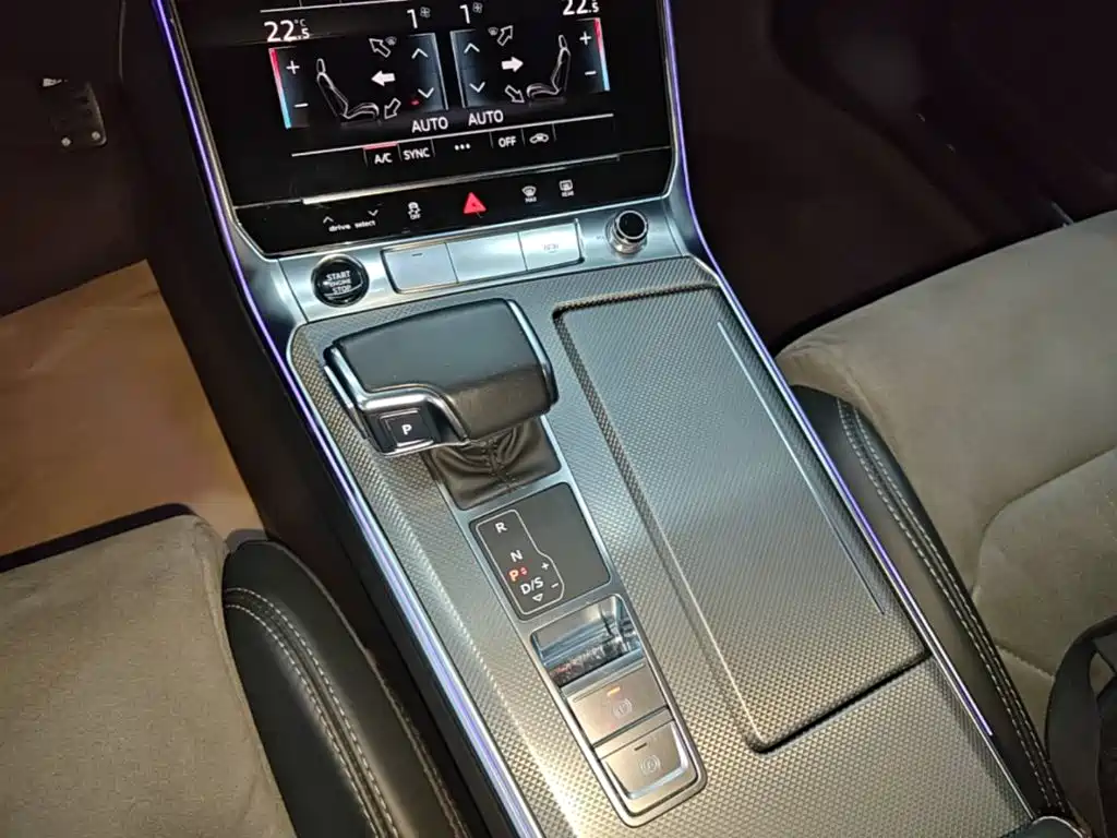 Audi A6L 2023款 45 TFSI 臻选动感型 купить на сайте DeffCars