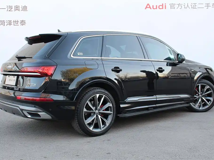 Audi Q7 2021 55 TFSI quattro S line sports version купить на сайте DeffCars