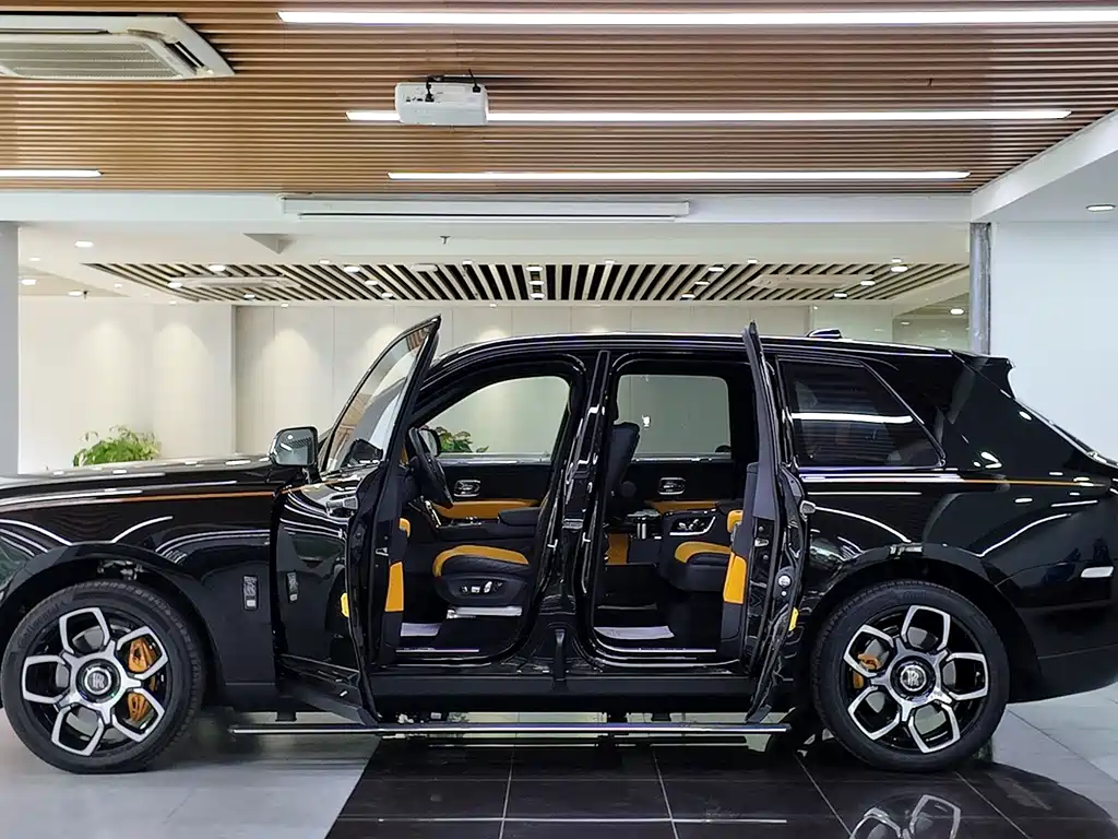 Cullinan 2024 Black Badge купить на сайте DeffCars