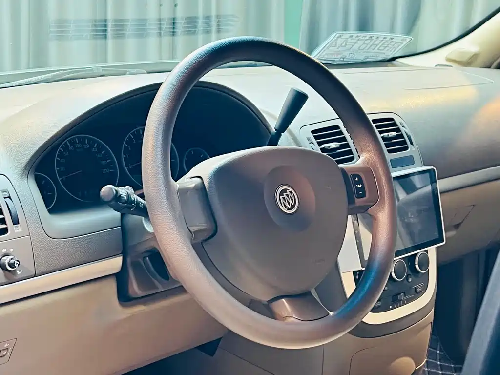 Buick GL8 2013 2.4L Classic Edition купить на сайте DeffCars