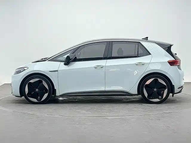 Volkswagen ID.3 2023 upgraded model pure smart version купить на сайте DeffCars