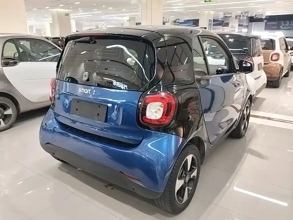 smart fortwo 2018 1.0L 52kW hardtop passion version National V купить на сайте DeffCars