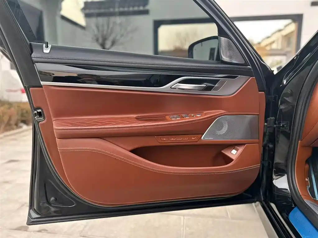 BMW 7 Series 2021 740Li xDrive Executive M Sports Package купить на сайте DeffCars