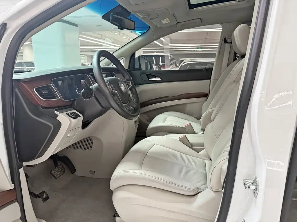 Buick GL8 2018 28T luxury model National VI купить на сайте DeffCars