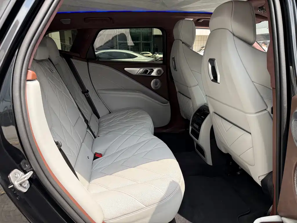 BMW XM 2023 50e купить на сайте DeffCars