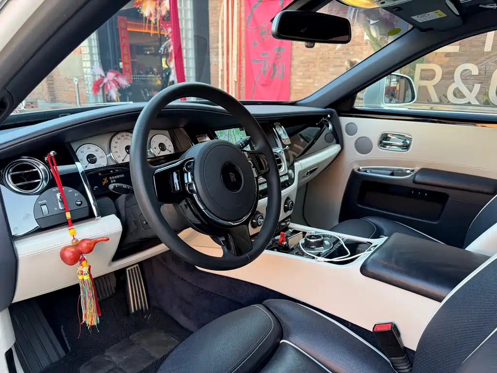 Ghost 2018 6.6T long wheelbase version купить на сайте DeffCars