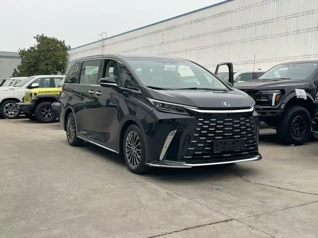 Lexus LM 2025 500h six-seater premium version купить на сайте DeffCars