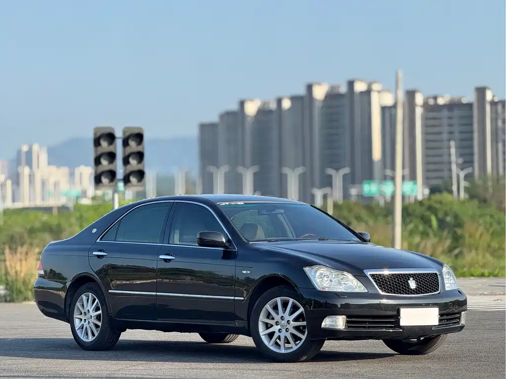 Crown 2007 2.5L Royal Special Edition купить на сайте DeffCars