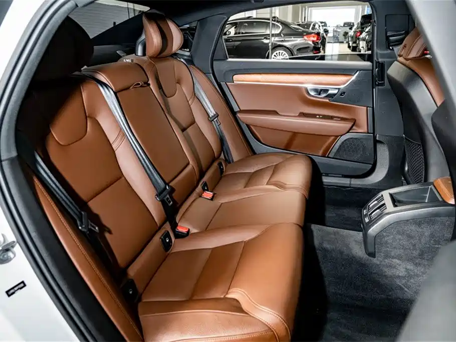 Volvo S90 2023 B5 Zhiyi Luxury Edition купить на сайте DeffCars