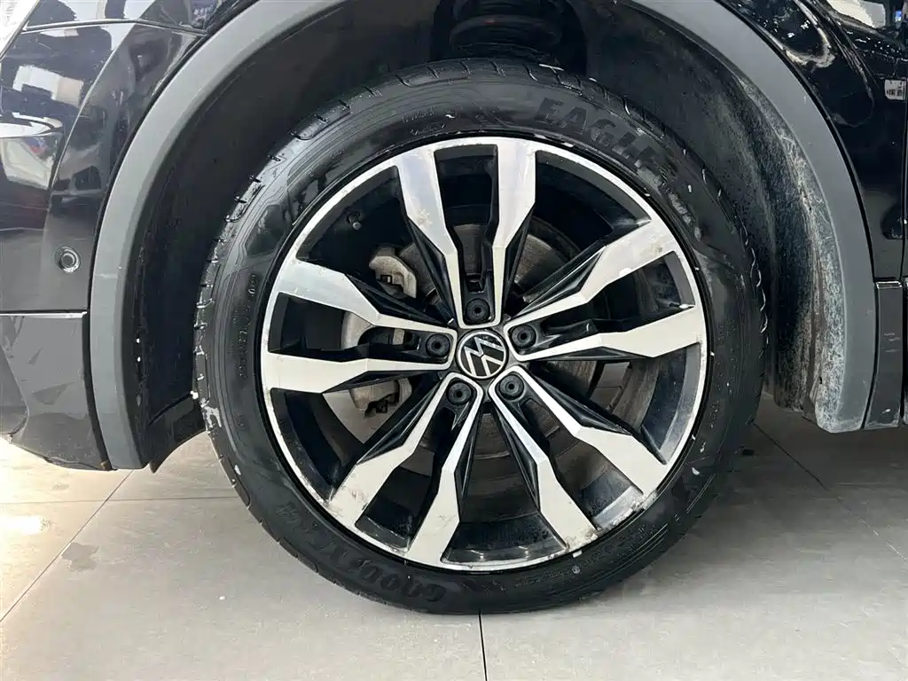 Tiguan L 2021 330TSI automatic two-wheel drive R-Line version купить на сайте DeffCars