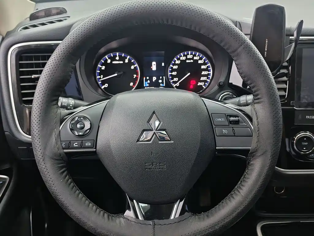 Outlander 2021 facelift 2.0L 2WD Enjoy Edition 5 seats купить на сайте DeffCars