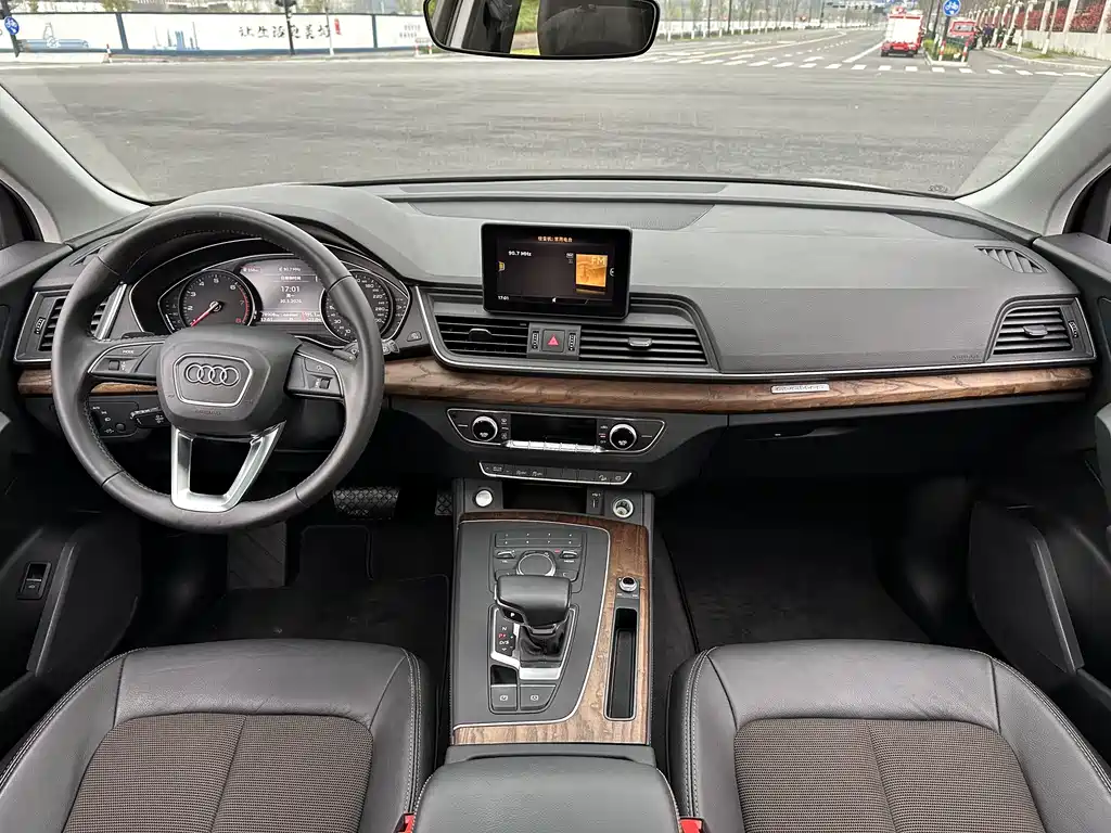 Audi Q5L 2020 facelift 40 TFSI Honorable and enterprising model купить на сайте DeffCars