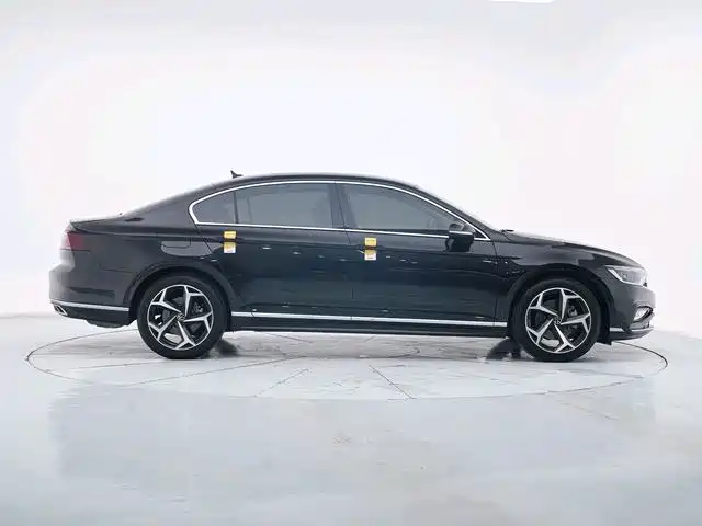 Magotan 2023 2 million commemorative edition 330TSI DSG leading model купить на сайте DeffCars