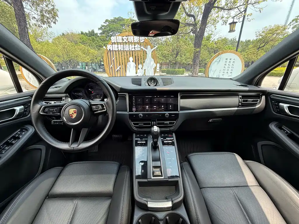 Macan 2024 Macan 2.0T купить на сайте DeffCars