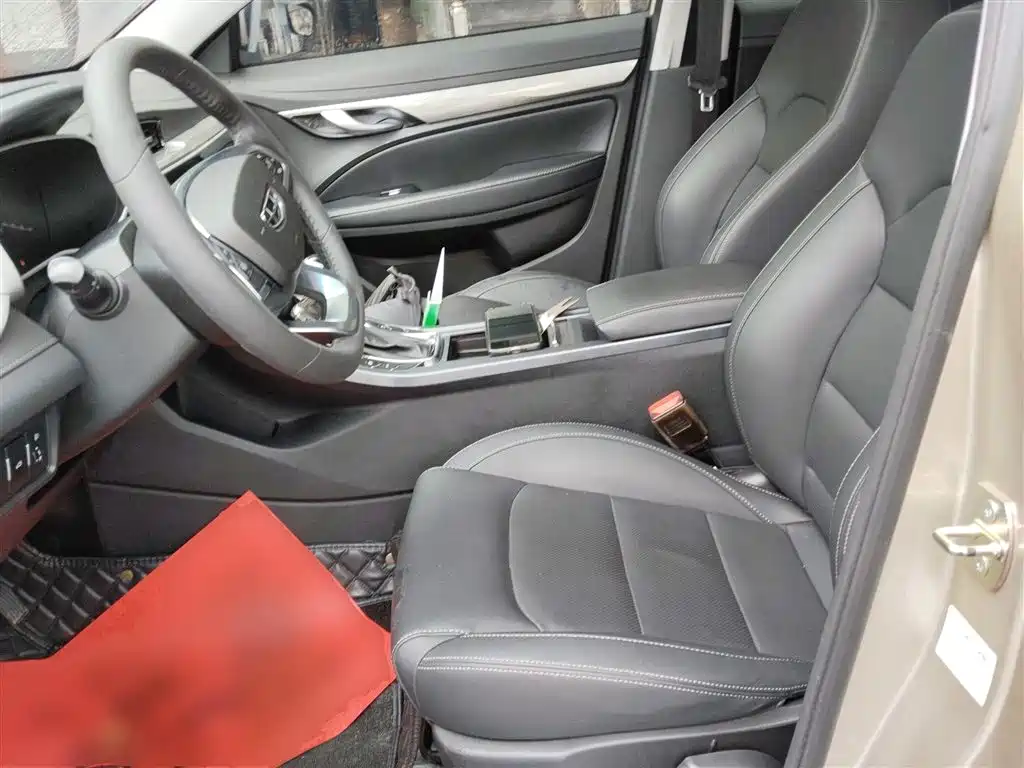 Emgrand 2019 Leading Edition 1.5L CVT upward interconnection type National VI купить на сайте DeffCars