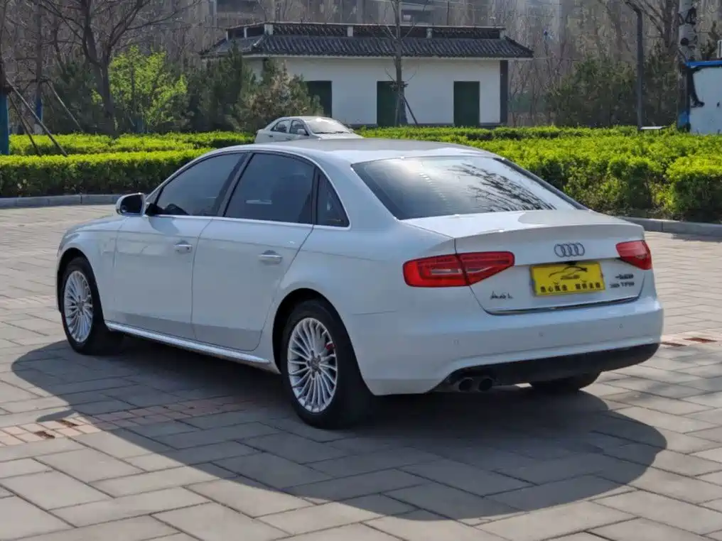 Audi A4L 2016 35 TFSI Collector's Edition Automatic Standard купить на сайте DeffCars