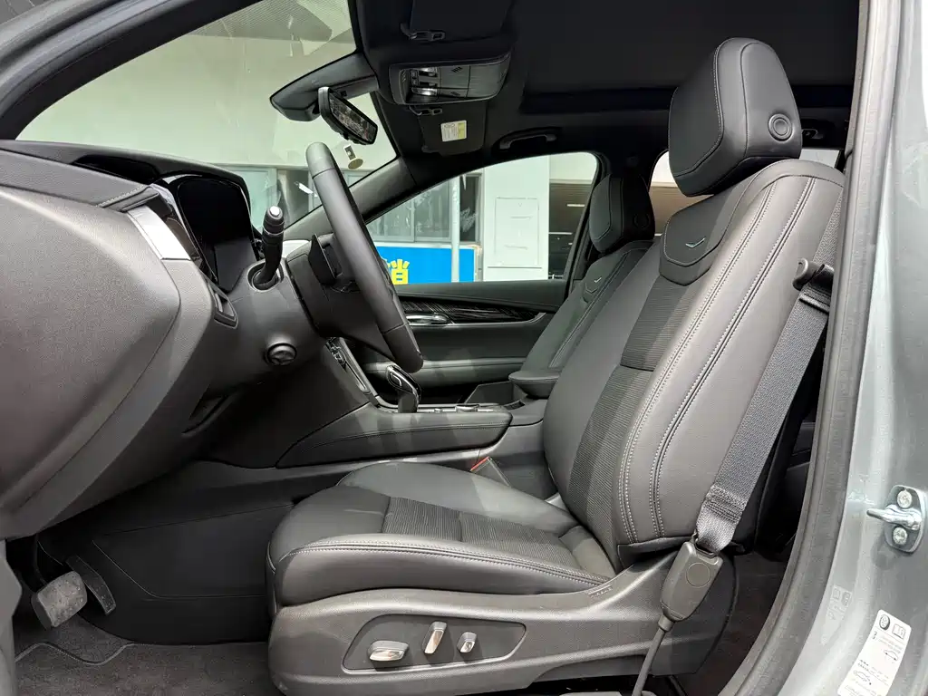 Cadillac XT6 2025 2.0T six-seat four-wheel drive luxury executive classic version купить на сайте DeffCars