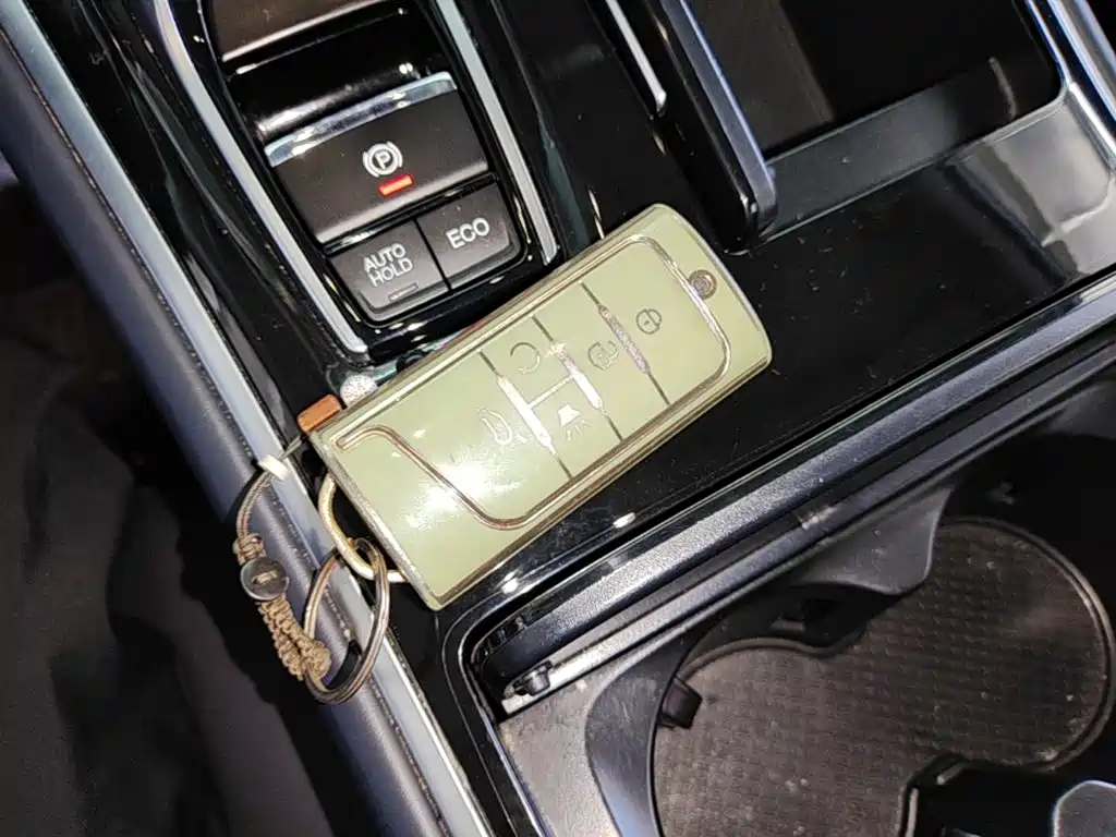 M8 2023 Leadership Series 390T Deluxe Edition купить на сайте DeffCars
