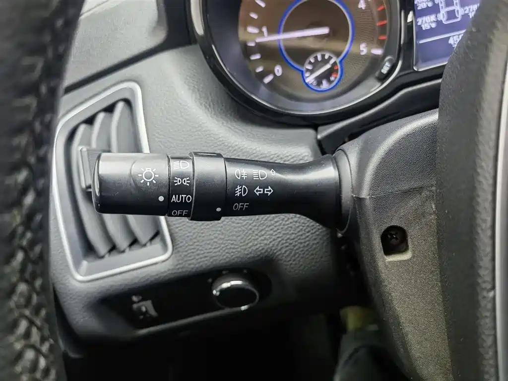Yuhu 7 2020 2.0T diesel manual four-wheel drive comfort version short-axis National VI JX4D20A6L купить на сайте DeffCars