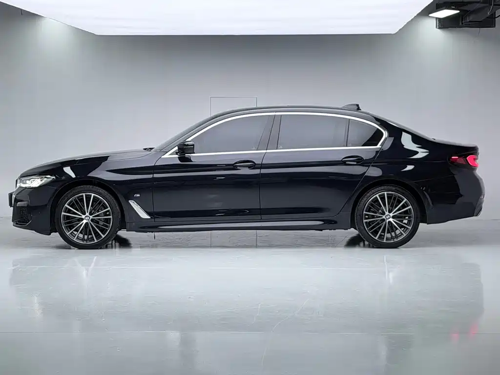 BMW 5 Series 2021 530Li Leading M Sports Package купить на сайте DeffCars
