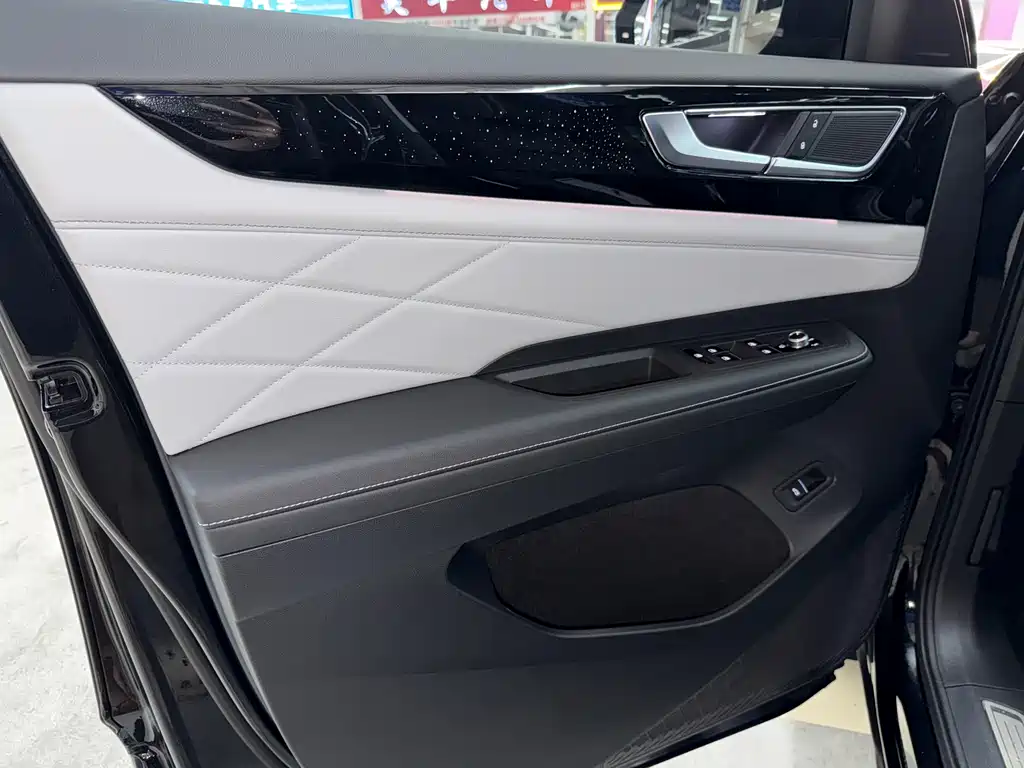 Touron 2024 380TSI four-wheel drive luxury version купить на сайте DeffCars