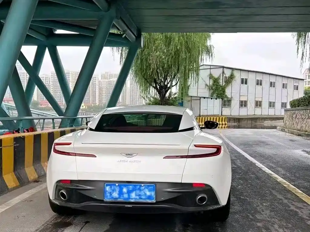 Aston Martin DB11 2019 4.0T V8 Coupe купить на сайте DeffCars