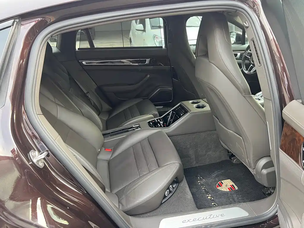 Panamera 2017 Panamera 4 Executive Extended Edition 3.0T купить на сайте DeffCars