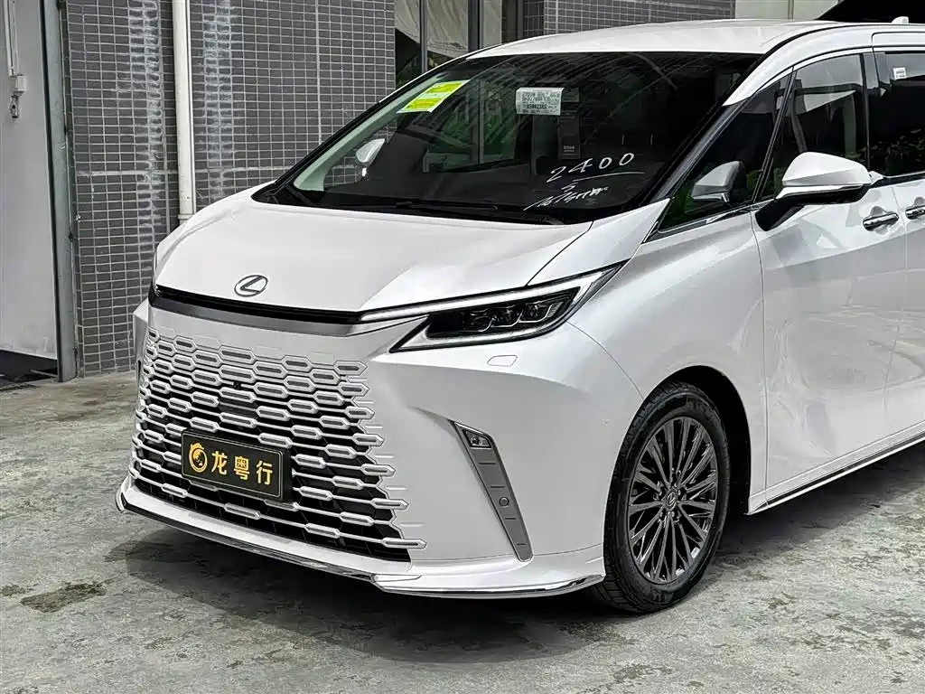 Lexus LM 2025 500h six-seater premium version купить на сайте DeffCars