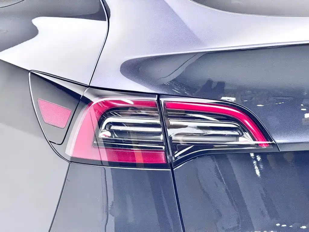 Model Y 2024 rear-wheel drive version купить на сайте DeffCars