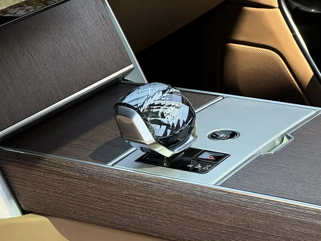 Range Rover 2024 3.0 L6 400PS Genesis Extended Edition купить на сайте DeffCars