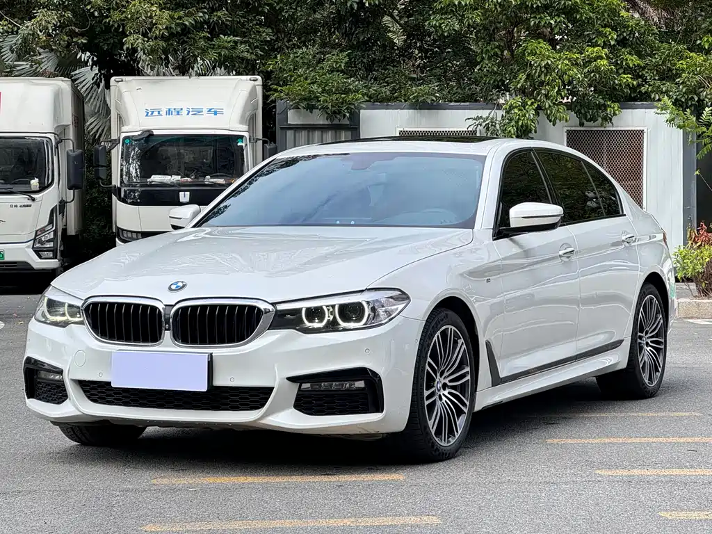 BMW 5 Series 2018 facelift 530Li leading M sports package купить на сайте DeffCars